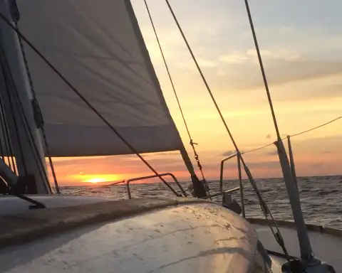 Home Azores Passeios Privados de Veleiro 4