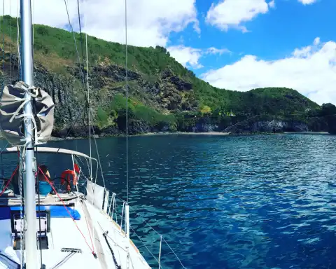Home Azores Passeios Privados de Veleiro 15