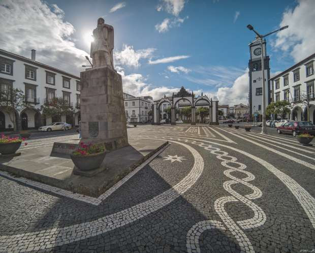 Home Azores - Ponta Delgada City Tour