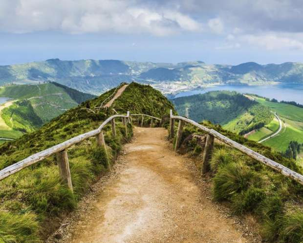 Home Azores - Van Tours